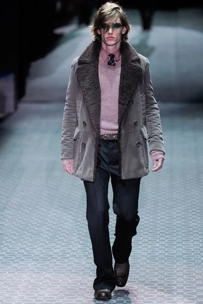 Look 8